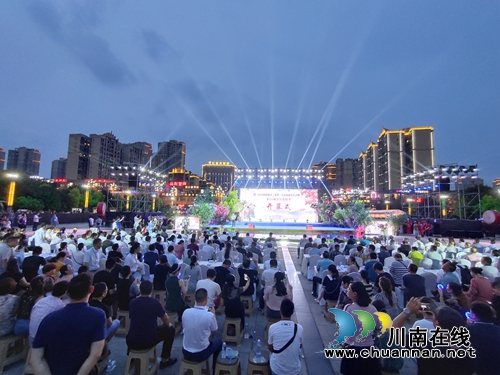 合江荔枝节：上万人打卡荔枝文化广场！(图1)