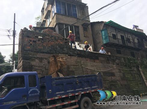 江阳区北城街道三举措保障危房拆除顺利完工(图1)
