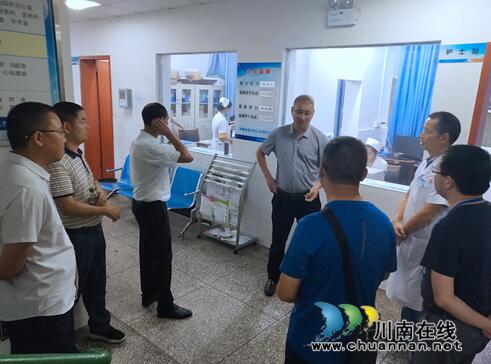 杨怀清率队检查泸县海潮镇卫生院工作(图1)