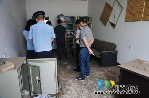 龙马潭区法院：现场交付7000余平方米房产(图2)