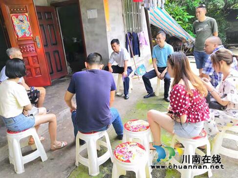 龙马潭区审计局扎实开展“两不愁三保障”大排查回头看回头帮(图1)