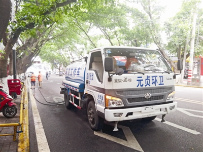 网友曝出隆昌环卫车不上户不挂牌&nbsp;环卫所回应(图1)