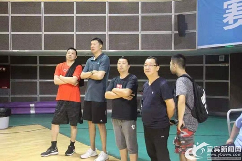 全国青年锦标赛鏖战南溪&nbsp;王治郅“空降”现场(图3)