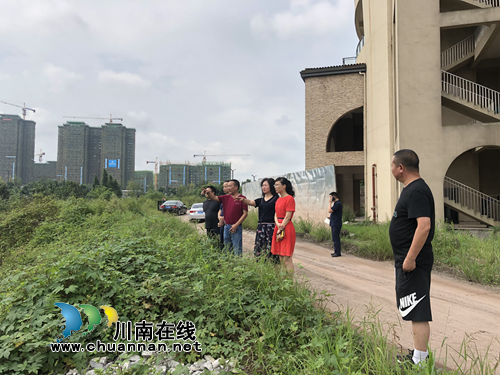 聂华伟、杨敏到大洞桥河张坝段开展巡河工作(图1)