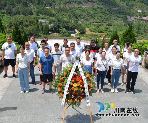 古蔺县法院：庆“八一”感受红色情怀&nbsp;扬革命精神争先锋模范(图6)