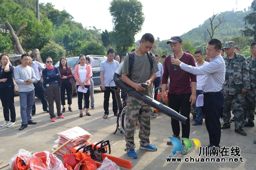 泸县玉蟾街道开展消防应急演练培训(图4) 泸县玉蟾街道开展消防应急演练培训(图4)