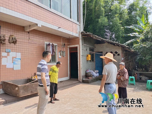 泸县海潮镇持续开展脱贫攻坚“大走访”活动(图2) 泸县海潮镇持续开展脱贫攻坚“大走访”活动(图2)