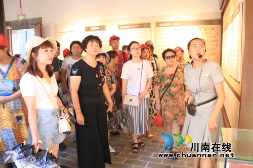 江阳区麻柳湾和石马沟社区党委组织开展廉洁教育主题党日活动(图2)