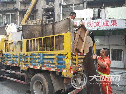 泸州主城区设置114个大件垃圾临时收集点(图1)