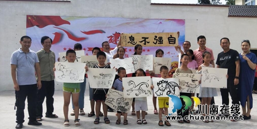 龙马潭区特兴街道安民村党支部开展庆祝建军92周年活动(图2)