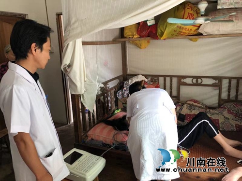 合江县先市镇送医到田间地头(图1)