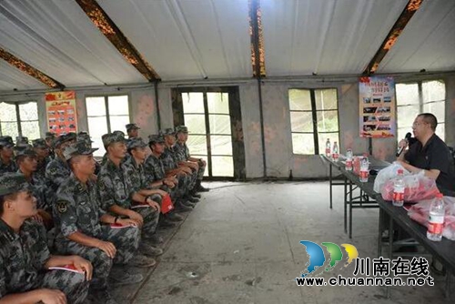 送法进军营∣&nbsp;解忧防扰稳兵心&nbsp;练兵备战保家国(图5)