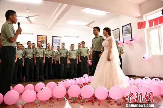 泸州女孩跨越2000公里赴男友部队“求婚”(图3)