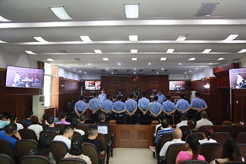 自贡大安法院集中公开宣判恶势力犯罪案件(图1)