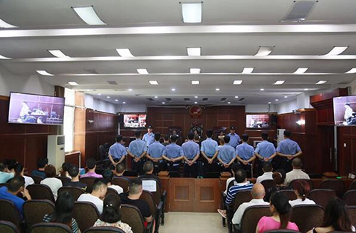 自贡：大安法院集中公开宣判恶势力犯罪案件(图1)