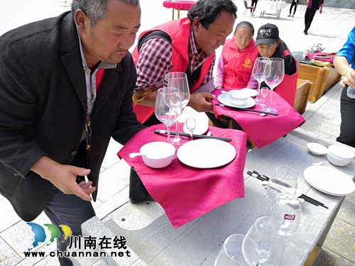 跋涉千里 泸县建校给乡城县送上“餐饮技能包”(图6) 跋涉千里 泸县建校给乡城县送上“餐饮技能包”(图6)