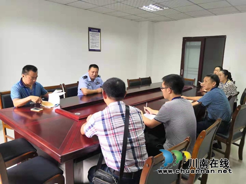 泸县交警走进驾校开展交通安全文明宣传(图1)