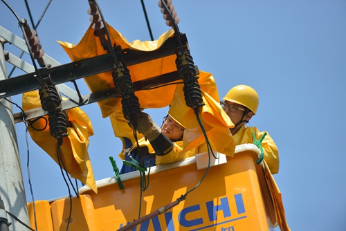 保障用电惹人羡&nbsp;光亮背后行路难(图3)