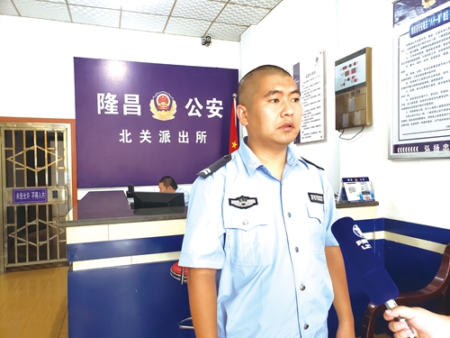 泸州七旬老母为爱奔百里&nbsp;警民联动相见泪双流(图5)