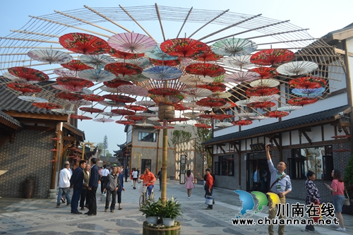 七夕来了！来泸州“伞里”&nbsp;让爱浪漫走一回(图1)