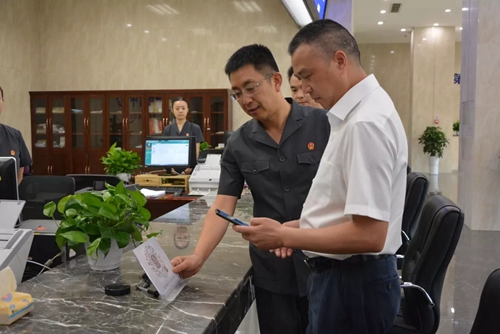 市委常委、市委政法委书记廖全军调研泸州中院(图1)