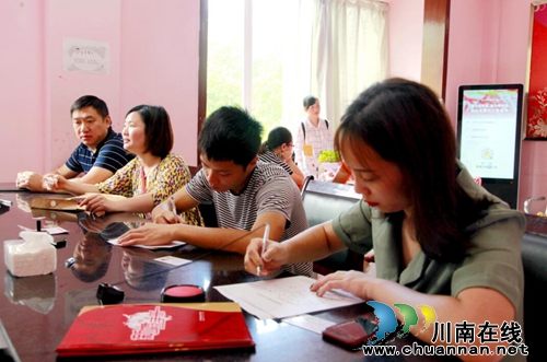 七夕节，龙马潭区婚姻登记处，一大波甜蜜来袭(图3)