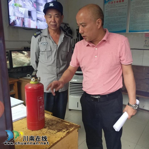 龙马潭区委常委陈讯督查特兴街道迎接全国文明城市复检工作(图1)