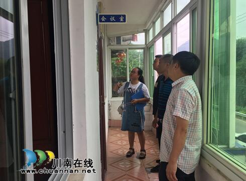 宜宾黄沙镇创文办联合镇纪委全面督察创文工作(图1)