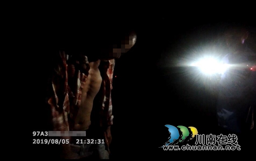 泸州男醉酒躺地酣睡&nbsp;醒来断片发现女儿不见了(图1)