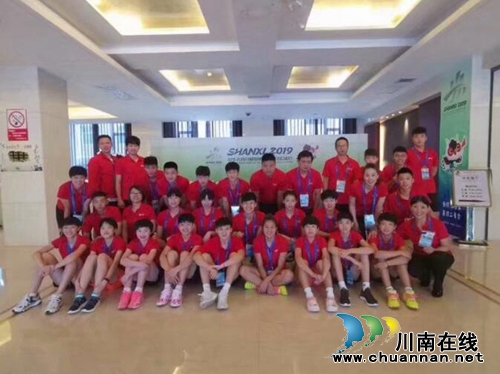 全国青年运动会羽毛球比赛，四川男团获得亚军(图2)