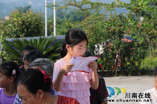 泸县2019年“群众理论直播车”走进潮河镇(图2)