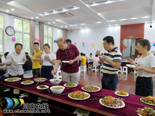 泸州北方公司举办新入职大学生厨艺大赛