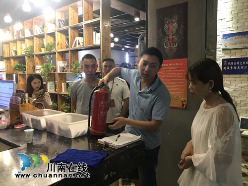 龙马潭区红星街道开展暑期网吧专项巡查