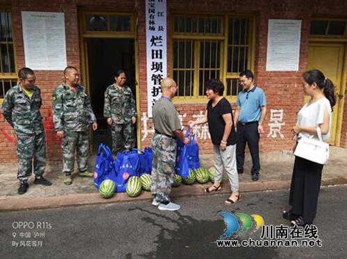 合江县两级工会“送清凉”慰问基层(图1)
