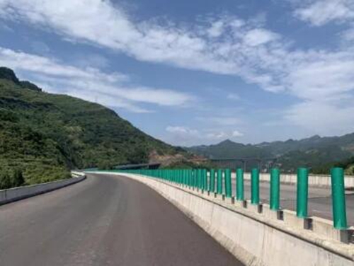 叙古高速公路，预计今年年底建成通车。