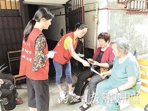 内江打出三记“重拳”力挺创国卫(图1)