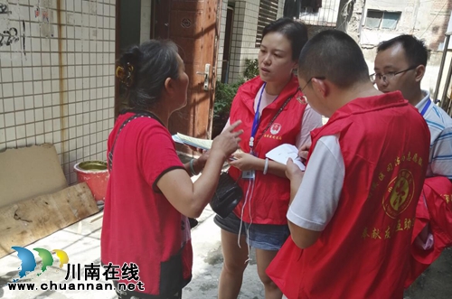 阳区华阳街道龙驰社区深入开展巩固全国文明城市创建成果宣传活动(图1)