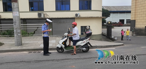 泸县云龙镇开展“三联动”“五统一、五联动”道路交通安全大检查(图2)