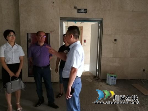 宜宾江安县委副书记、县长宿斌调研市民中心(图1)