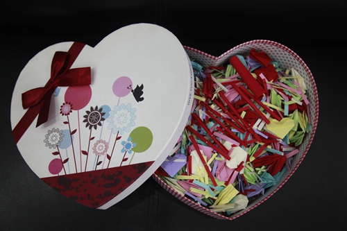 千纸鹤“飞”到消防队&nbsp;自贡女子看望“蓝朋友”(图1)