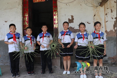 体验指尖上的技艺&nbsp;叙永师生同上民间竹编课(图7)