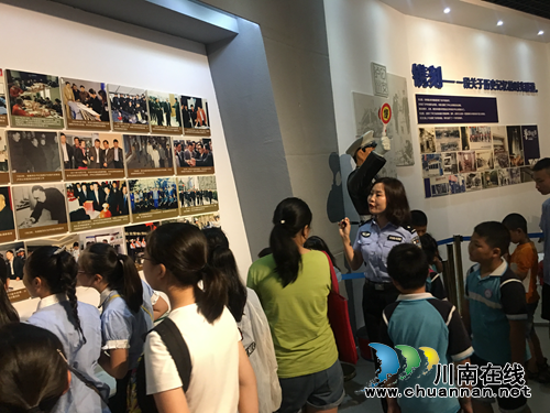 龙马潭区莲花池街道：“走进110指挥中心”与警察“蜀蜀”面对面(图2)