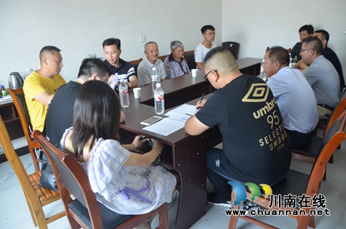 厦门泸州商会泸县党支部签约帮扶贫困大学生(图4)