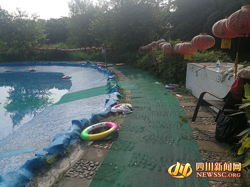 自贡一女孩在水上乐园溺亡&nbsp;事发时套着救生圈(图4)