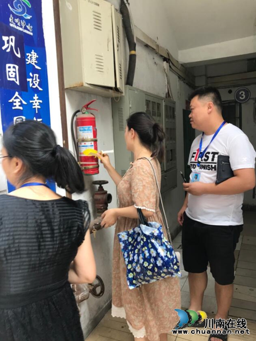 江阳区北城街道做好坚持与配合保证文明城市建设工作常态化(图1) 江阳区北城街道做好坚持与配合保证文明城市建设工作常态化(图1)