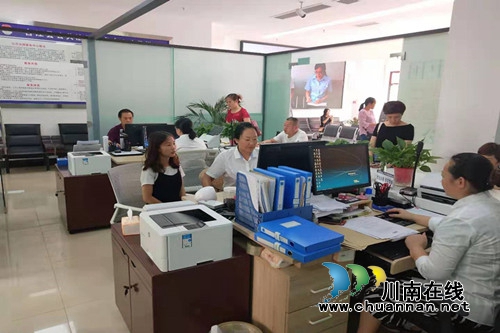 合江县公证处开展“公证与我相伴而行”活动(图1)