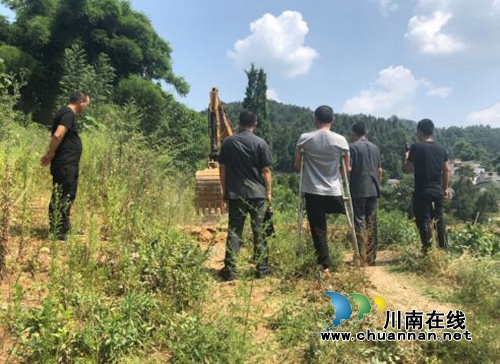 古蔺：烈日炎炎复耕土地&nbsp;恢复原状化解纠纷(图1)