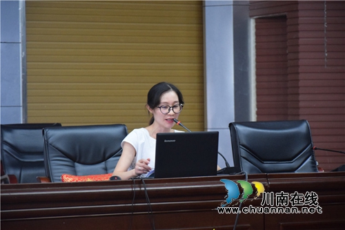 泸州十八中举行“活力课堂”之“小组建设”班主任及学科老师经验交流会(图4)
