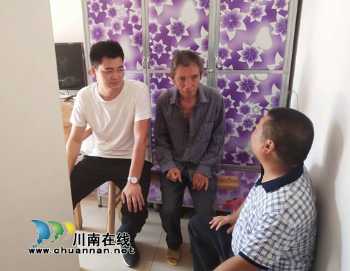 泸县云龙镇：“扶贫走访活动日”走进群众心中(图2)