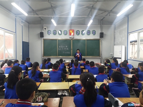 宜宾珙县6万余名学子开学&nbsp;灾区校园重焕生机(图2)